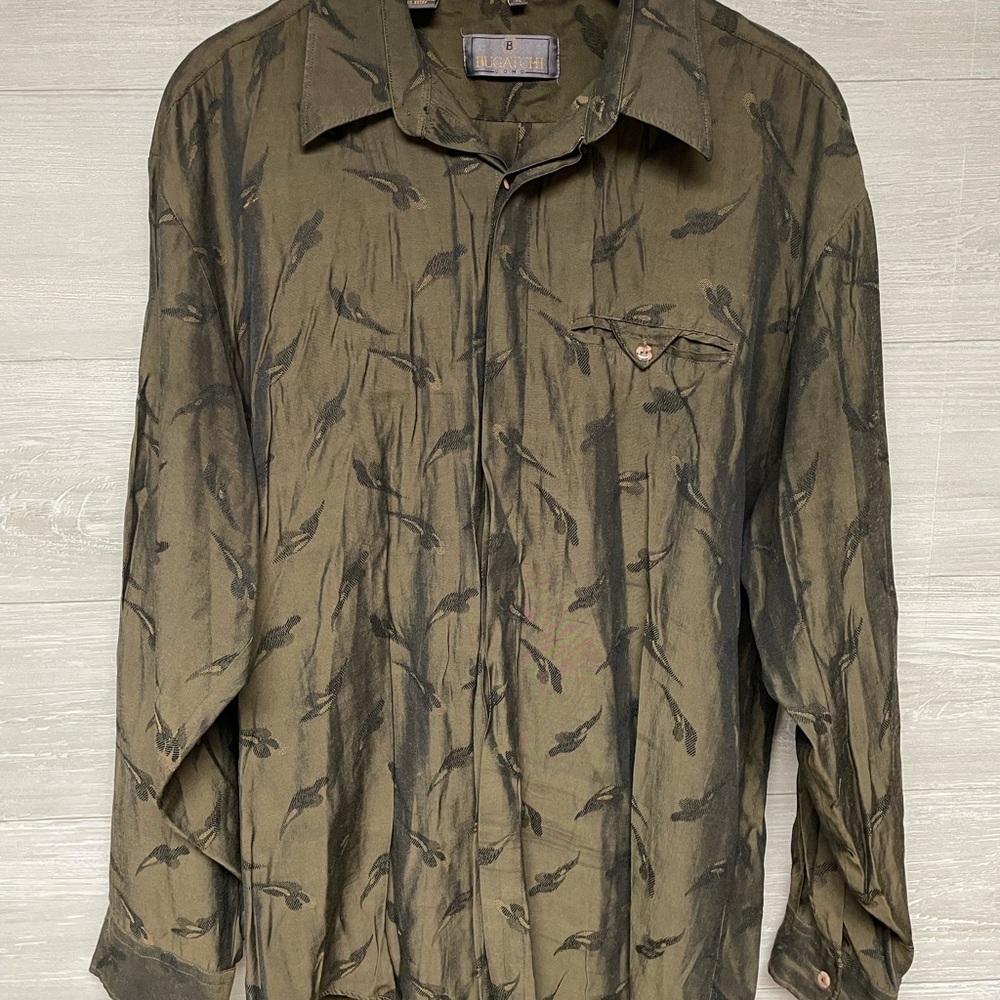 | Bugatchi | Button Down. Size L (16.5). - image 1